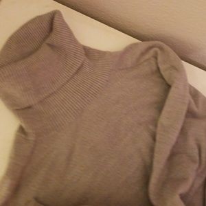Jcrew turtle neck, size small sweater